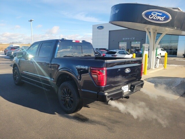 2025 Ford F-150 Lariat photo 2