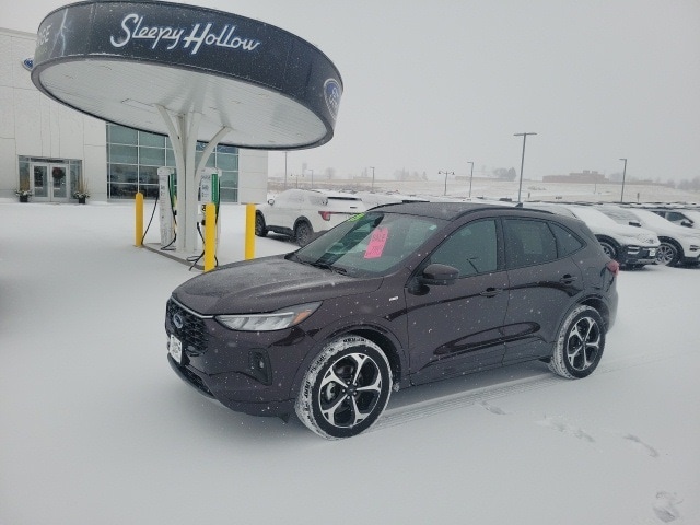 2023 Ford Escape ST-Line Select's photo