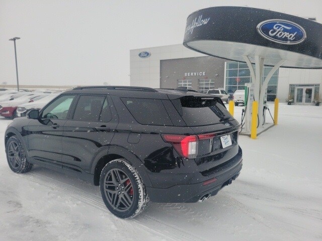 2026 Ford Explorer ST photo 2