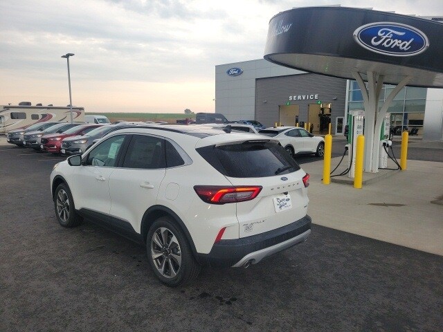 2025 Ford Escape Platinum photo 3