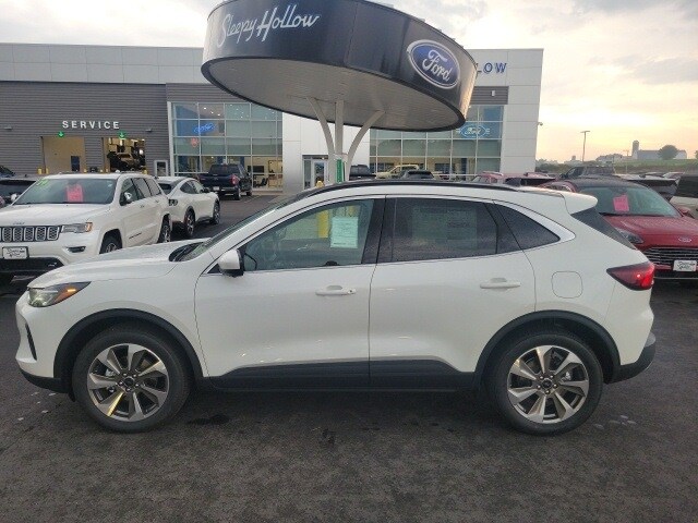 2025 Ford Escape Platinum photo 2