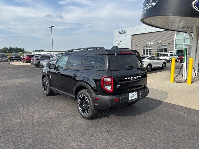 2025 Ford Bronco Sport Outer Banks photo 2