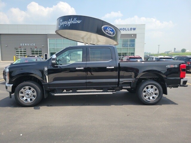 2025 Ford F-350 Lariat photo 3