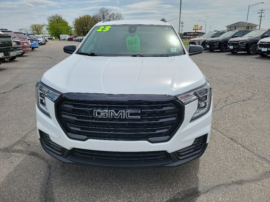 Used 2023 GMC Terrain SLE SUV