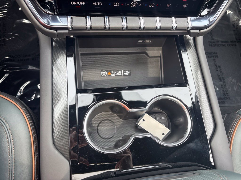 2026 GMC Yukon XL AT4 - Photo 15