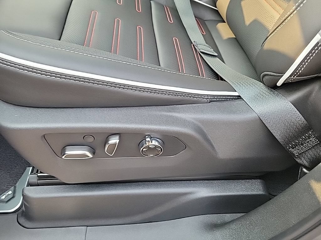 2026 GMC Yukon XL AT4 Ultimate - Photo 16
