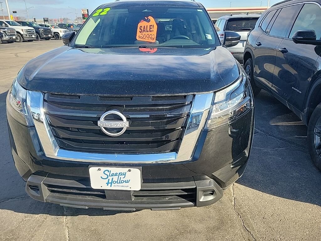 Used 2022 Nissan Pathfinder SV