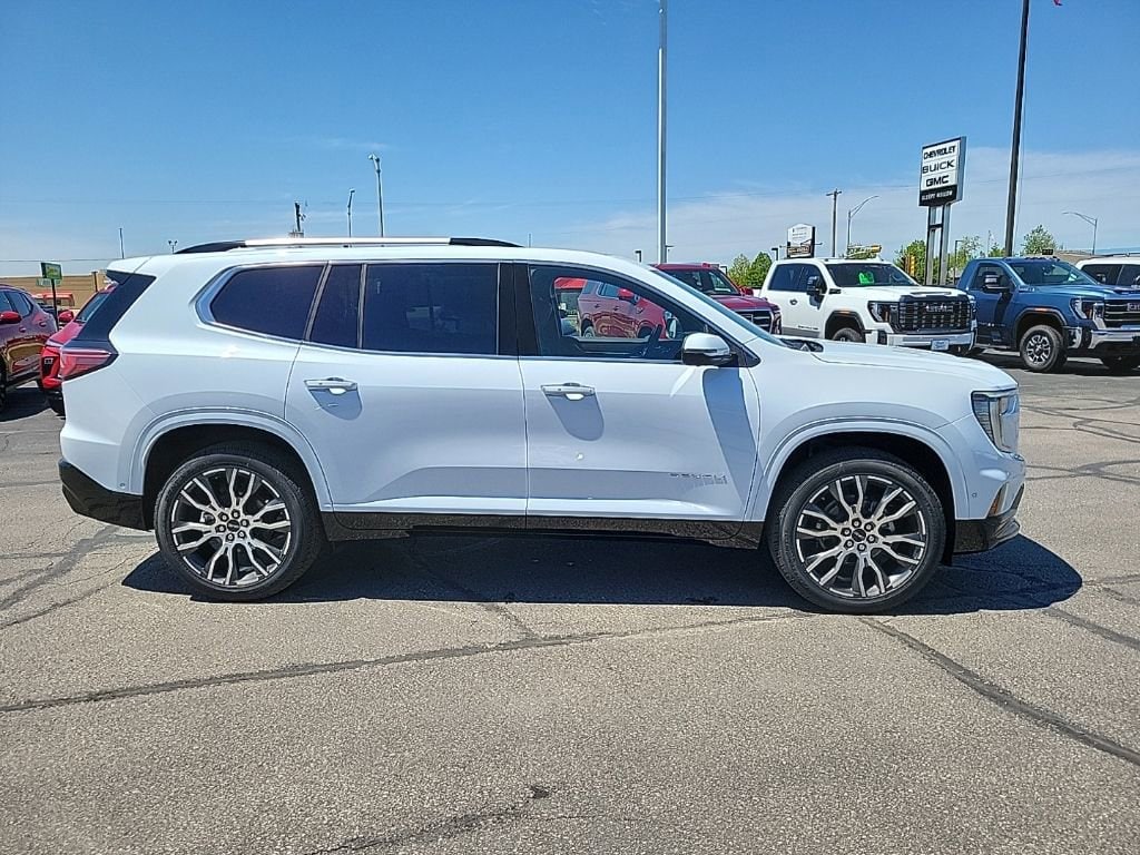 2026 GMC Acadia Denali Ultimate - Photo 4