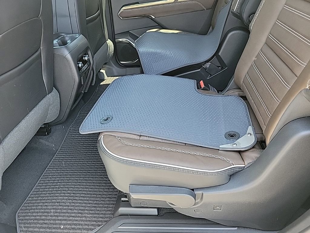 2026 GMC Acadia Denali Ultimate - Photo 10