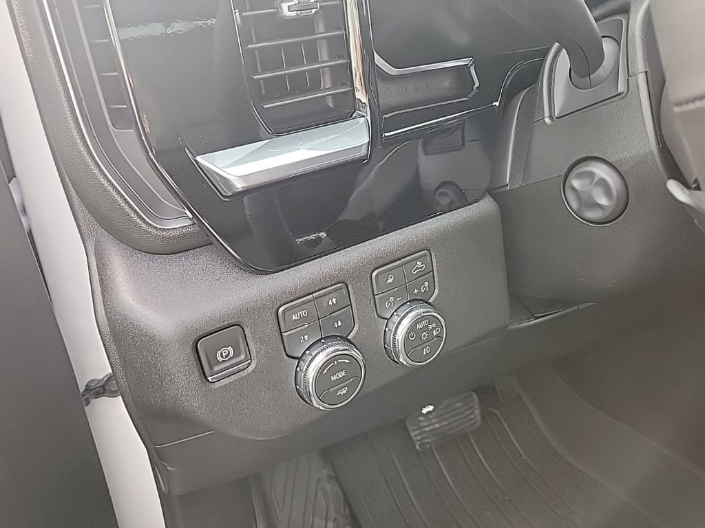 2026 GMC Sierra 1500 SLT - Photo 18