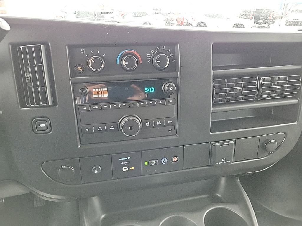 2025 GMC Savana Cargo Work Van - Photo 8