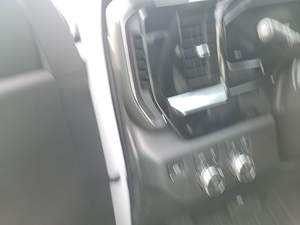 2026 GMC Sierra 1500 SLT - Photo 9