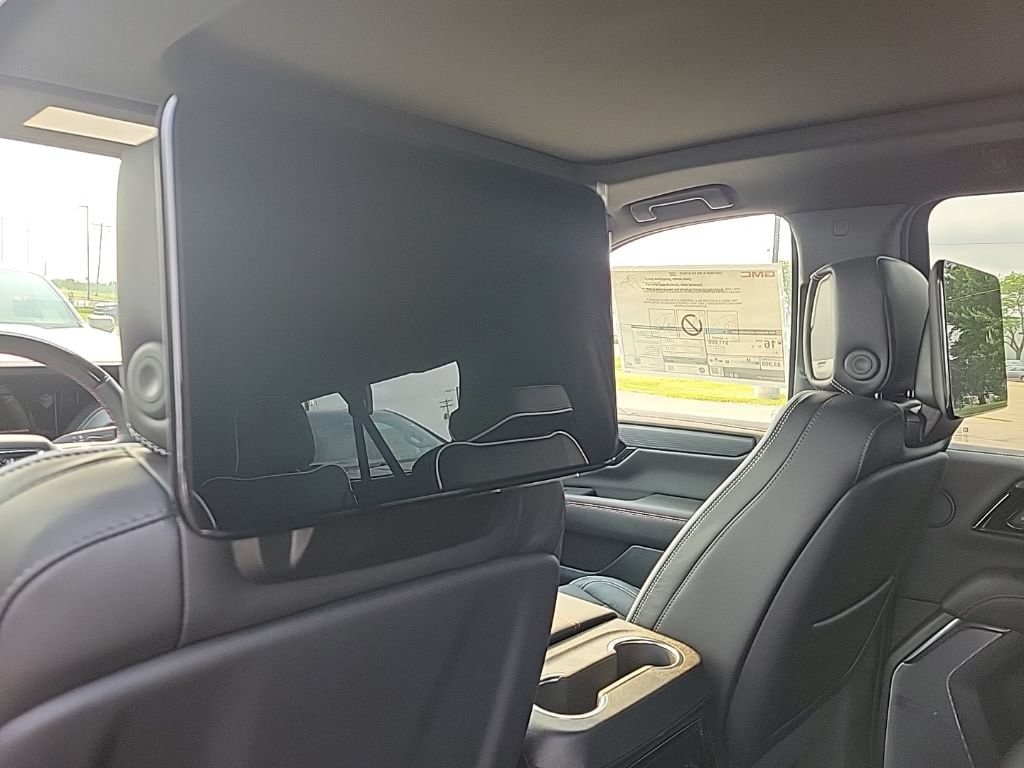 2026 GMC Yukon XL AT4 Ultimate - Photo 13