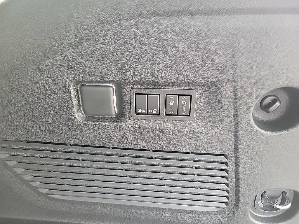 2026 GMC Yukon XL AT4 Ultimate - Photo 9