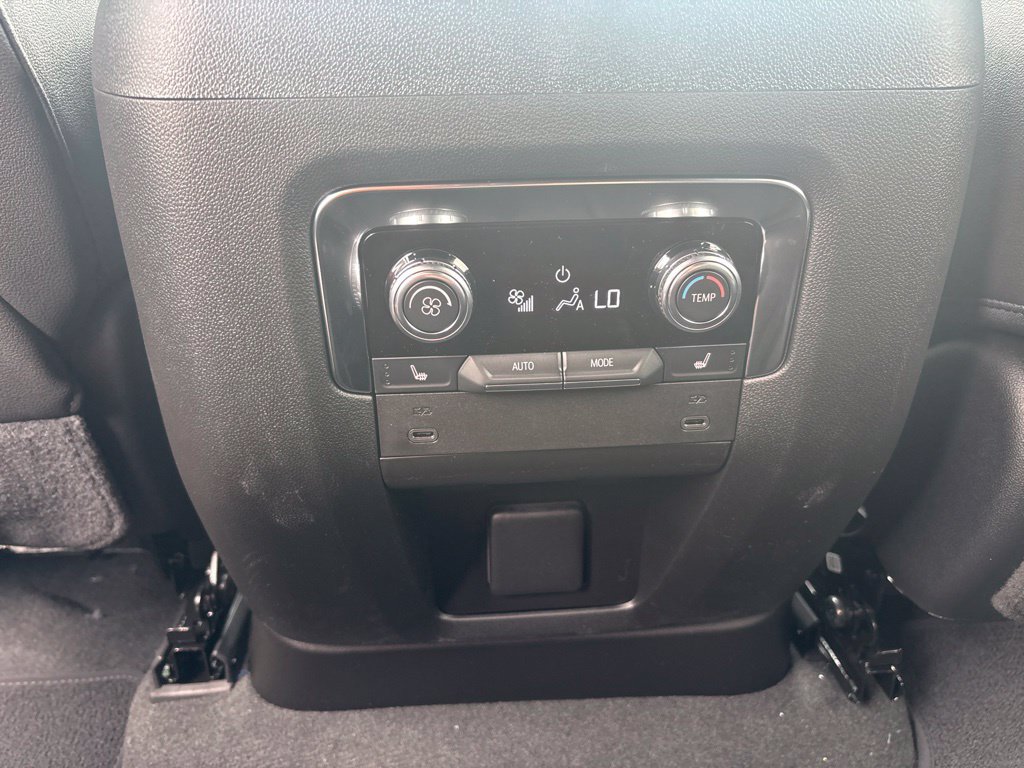 2026 GMC Yukon XL AT4 - Photo 7
