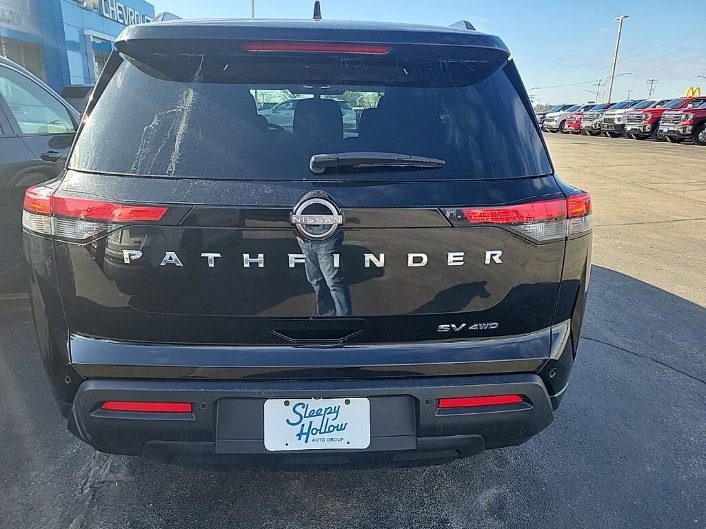 Used 2022 Nissan Pathfinder SV