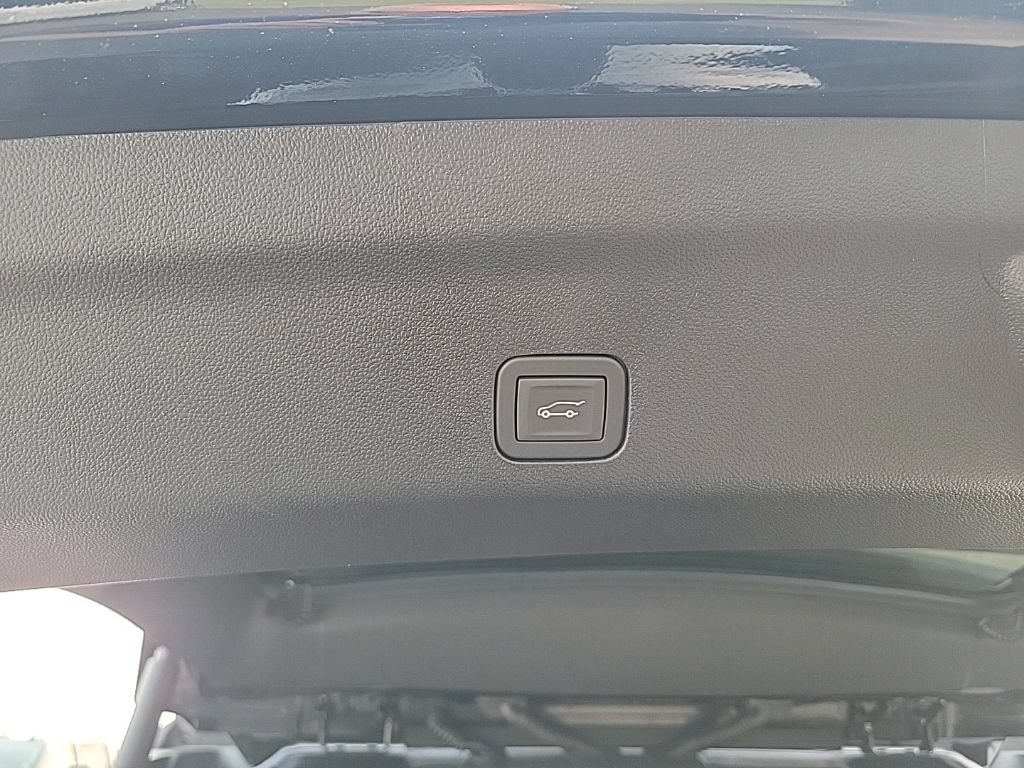 2026 GMC Yukon XL AT4 Ultimate - Photo 10