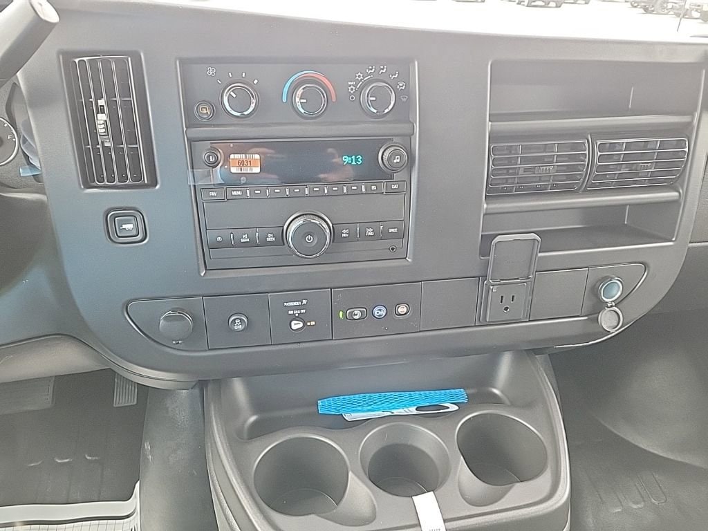 2025 GMC Savana Cargo Work Van - Photo 6