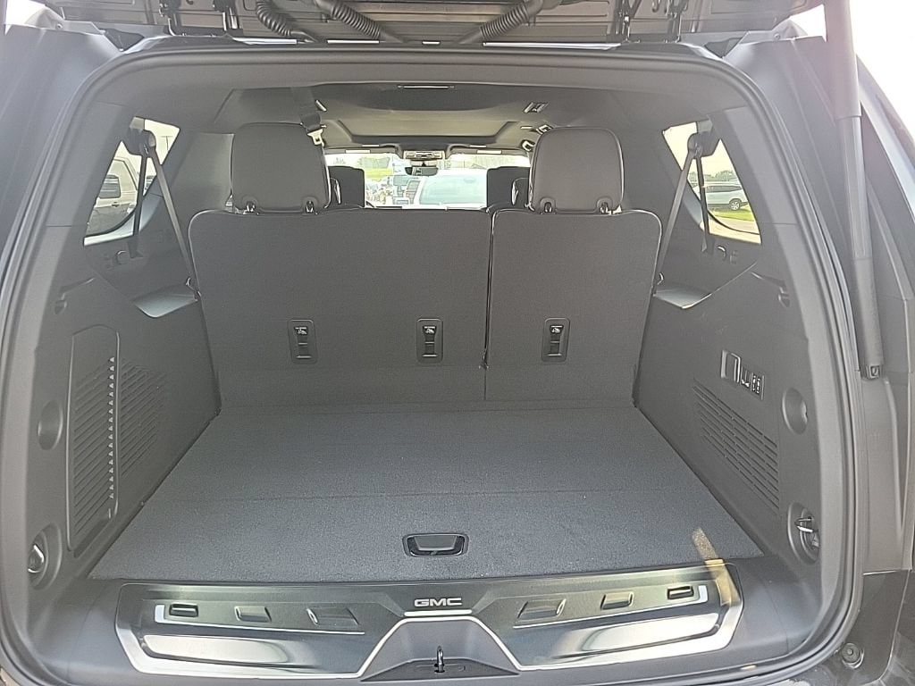 2026 GMC Yukon XL AT4 Ultimate - Photo 8