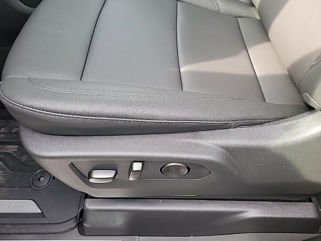 2026 GMC Sierra 1500 SLT - Photo 17