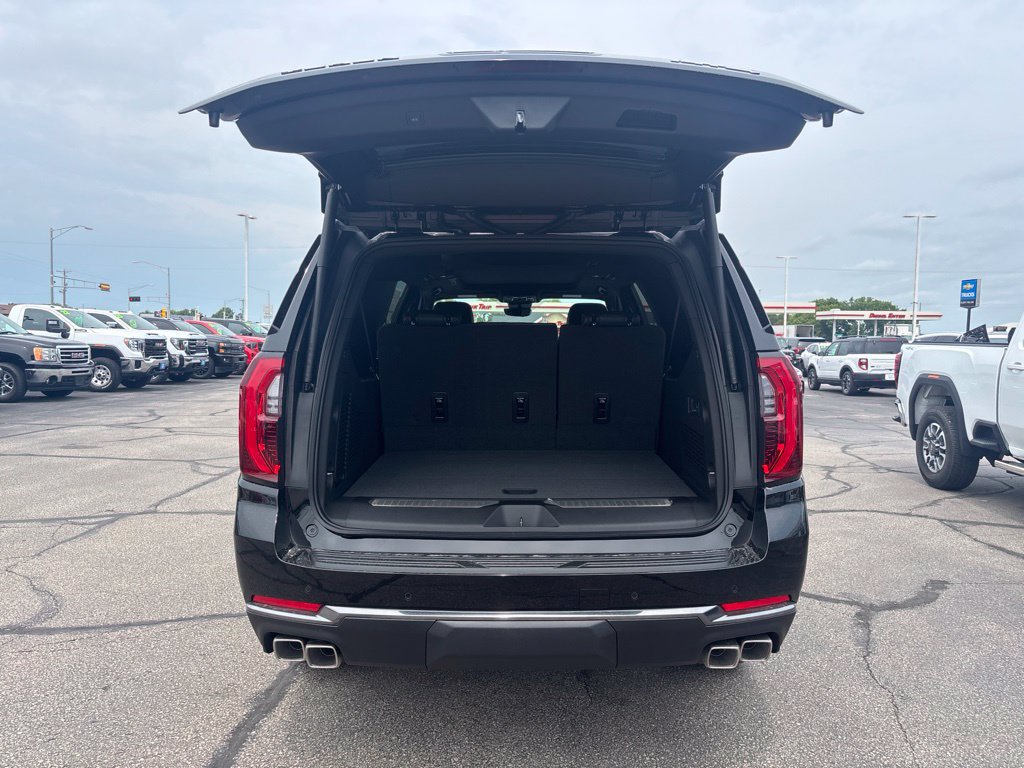 2026 GMC Yukon XL AT4 - Photo 5