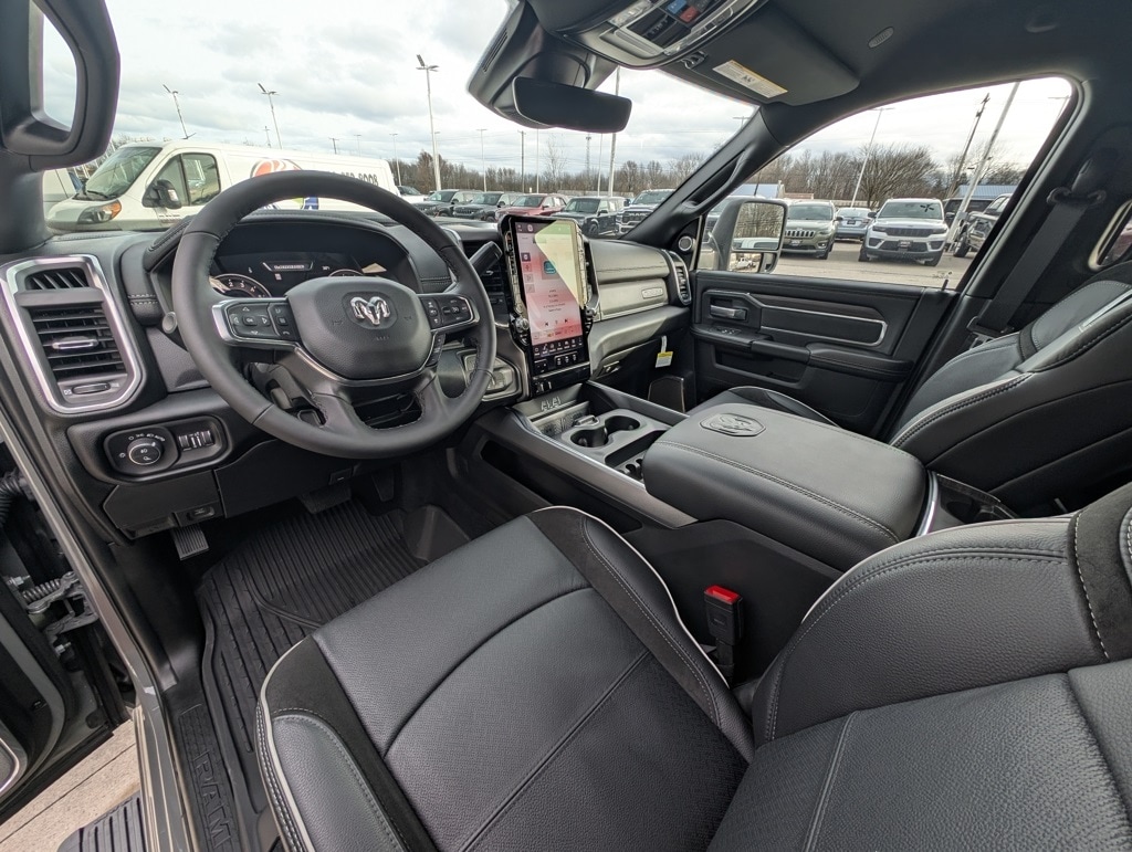 New 2026 Ram 2500 LARAMIE CREW CAB 4X4 6'4 BOX Pickup