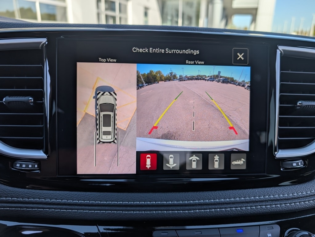 New 2026 Chrysler Pacifica SELECT AWD Passenger Van