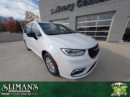 2026 Chrysler Pacifica SELECT Passenger Van