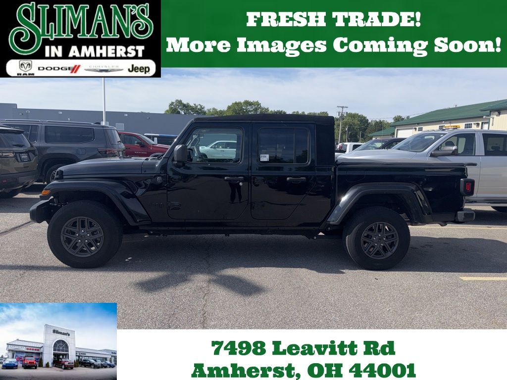 2024 Jeep Gladiator Sport S's photo