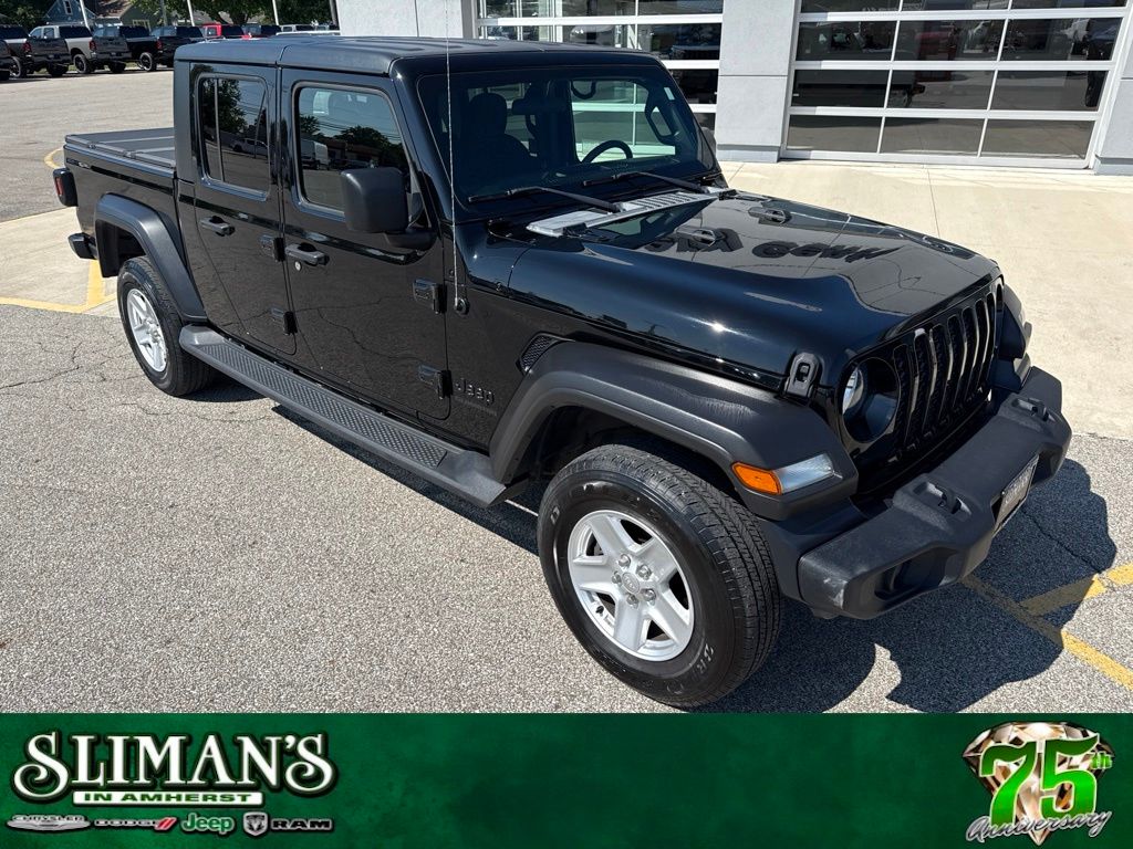 2020 Jeep Gladiator Truck 