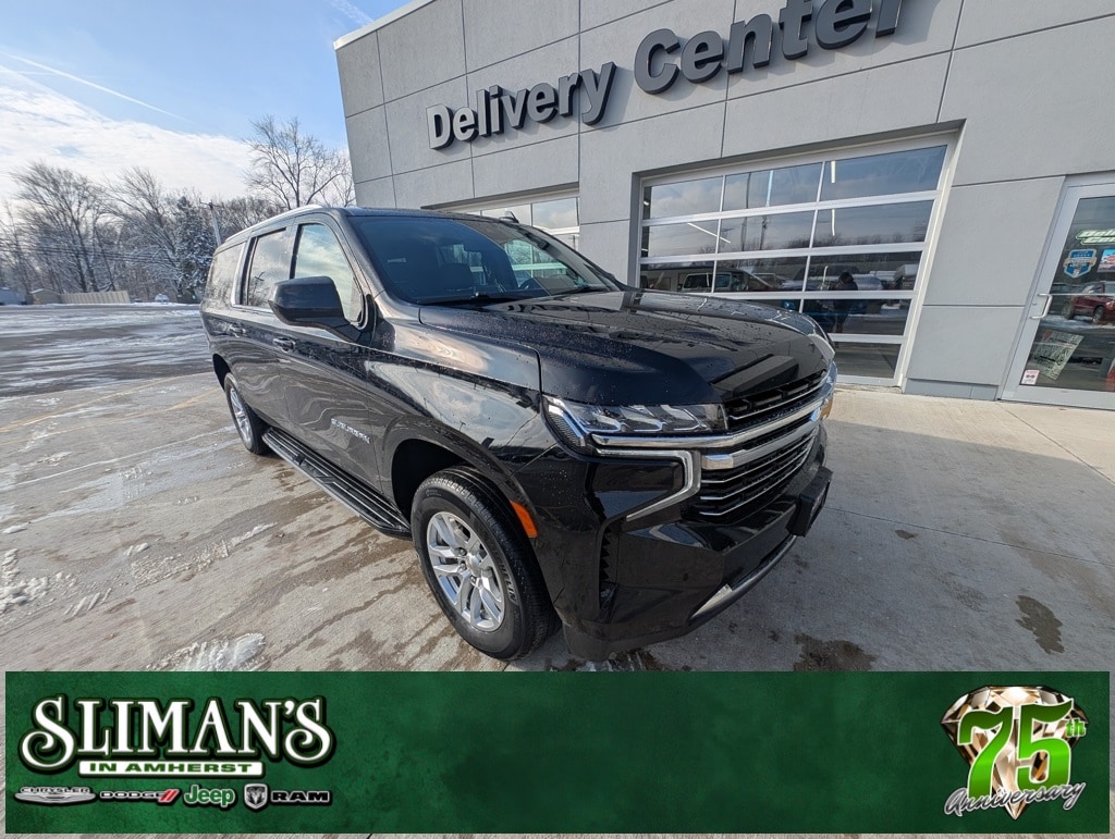 2024 Chevrolet Suburban LT's photo