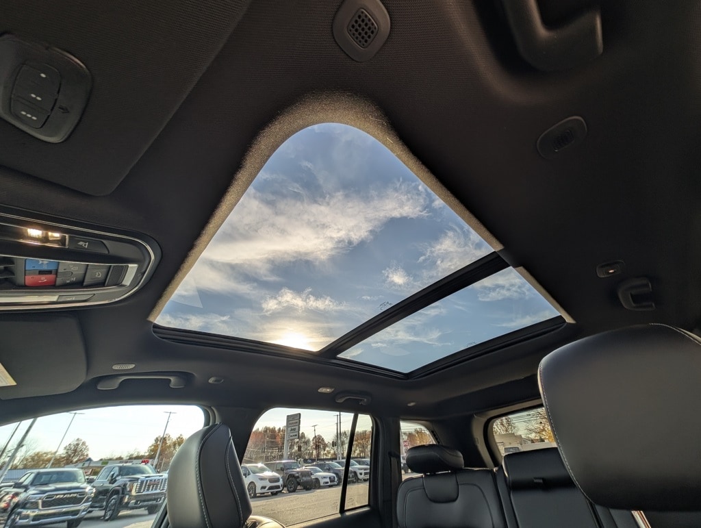 New 2025 Jeep Grand Cherokee LIMITED 4X4 Sport Utility