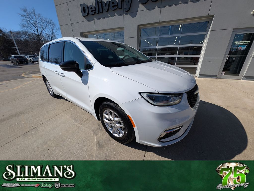 2024 Chrysler Pacifica Minivan/Van 
