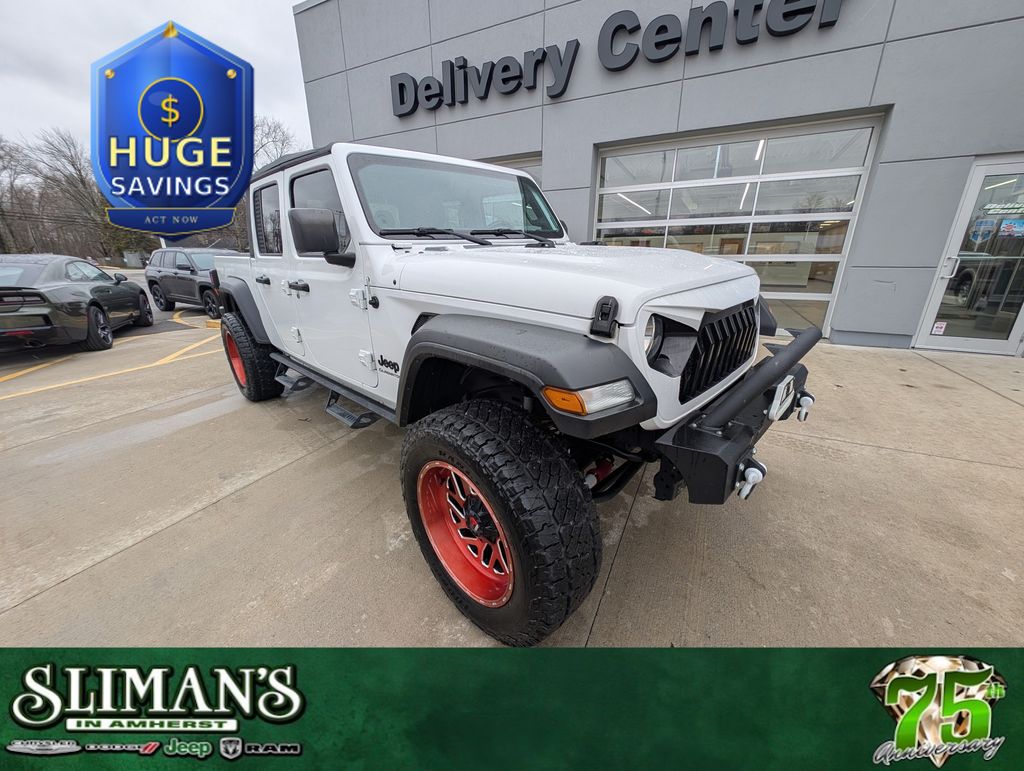 2020 Jeep Gladiator Sport S's photo