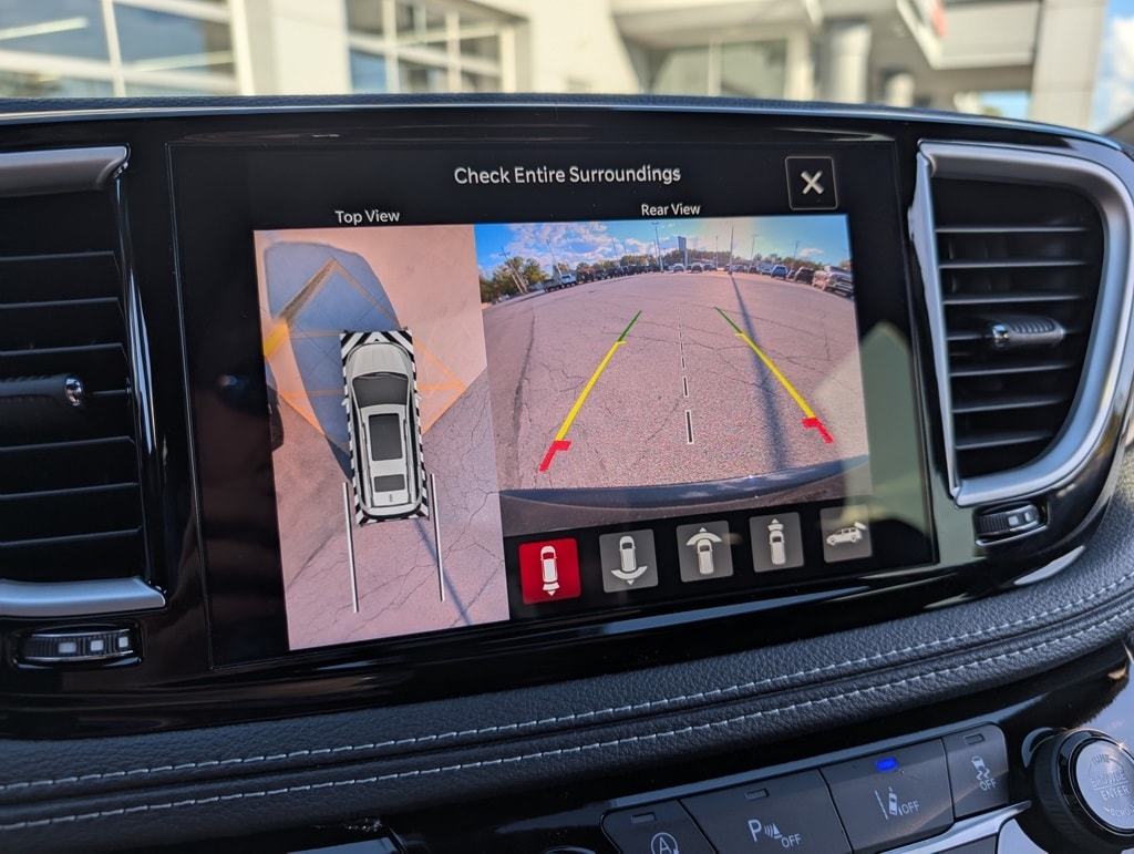 New 2026 Chrysler Pacifica SELECT AWD Passenger Van