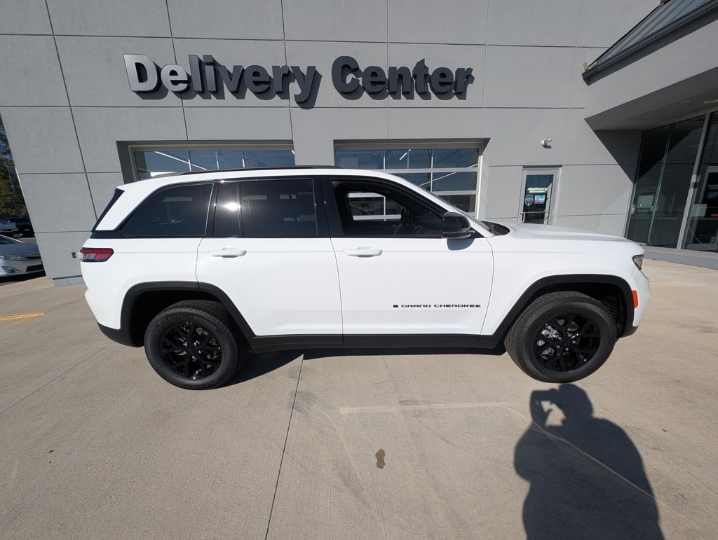 New 2025 Jeep Grand Cherokee ALTITUDE X 4X4 Sport Utility
