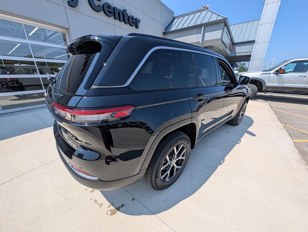 2025 Jeep Grand Cherokee Limited photo 4