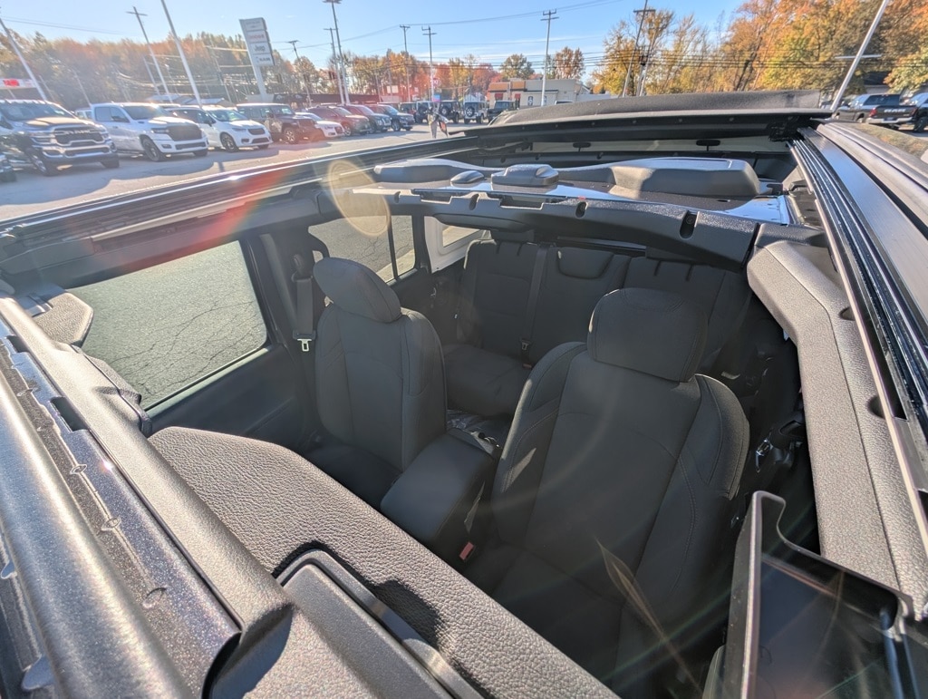 New 2026 Jeep Wrangler 4-DOOR SPORT S Sport Utility