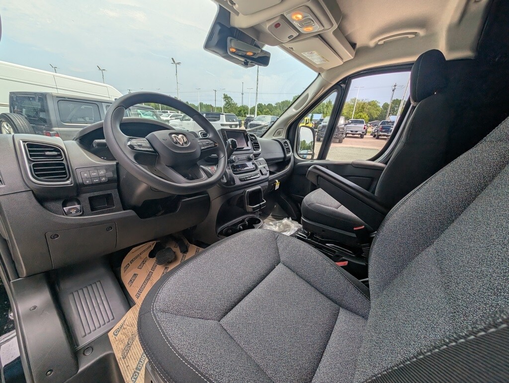 2025 Ram ProMaster 2500 photo 2