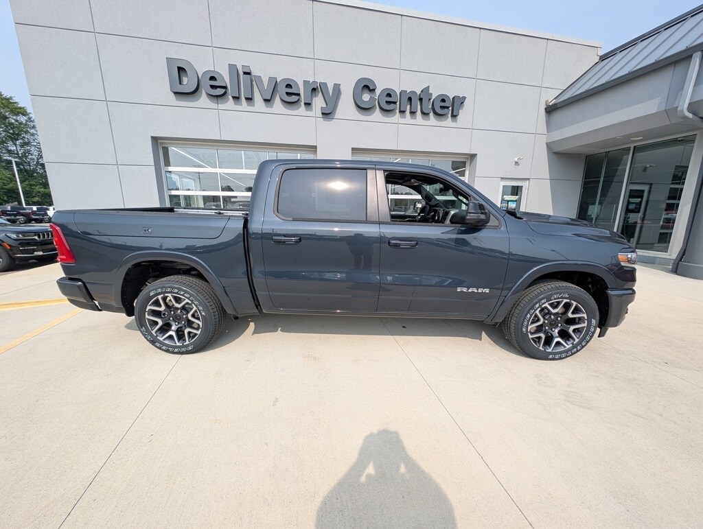 2026 Ram 1500 Laramie photo 4