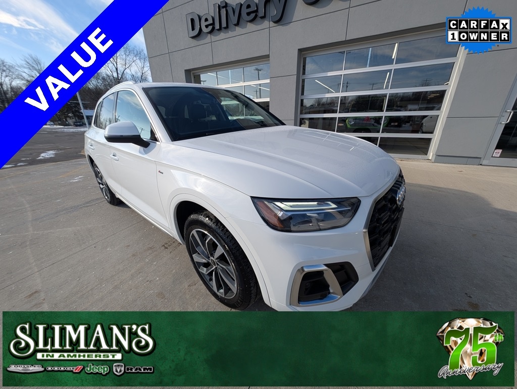 2023 Audi Q5 Premium Plus's photo