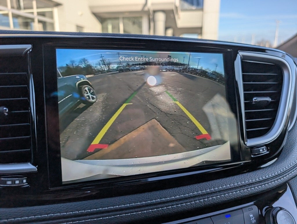 New 2026 Chrysler Pacifica SELECT Passenger Van