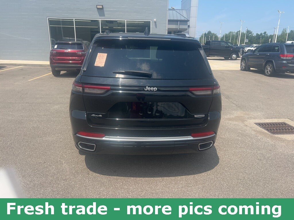 2022 Jeep Grand Cherokee Summit photo 2