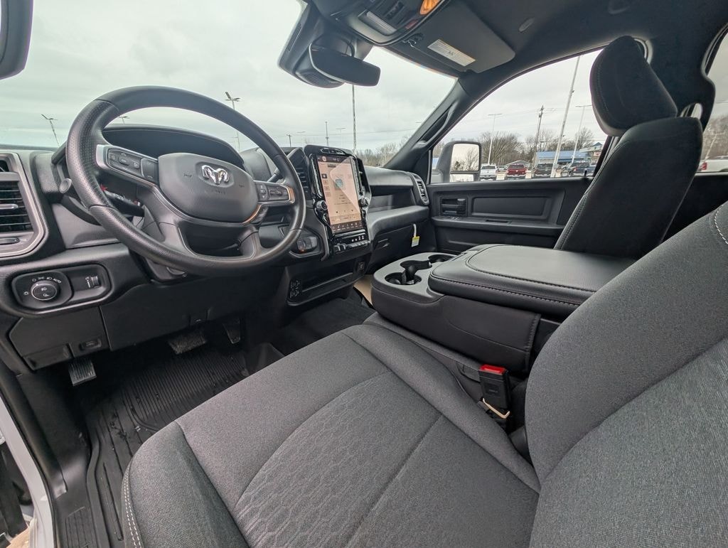 New 2026 Ram 2500 TRADESMAN CREW CAB 4X4 8' BOX Pickup