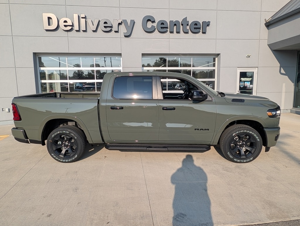 New 2026 Ram 1500 BIG HORN CREW CAB 4X4 5'7 BOX Pickup