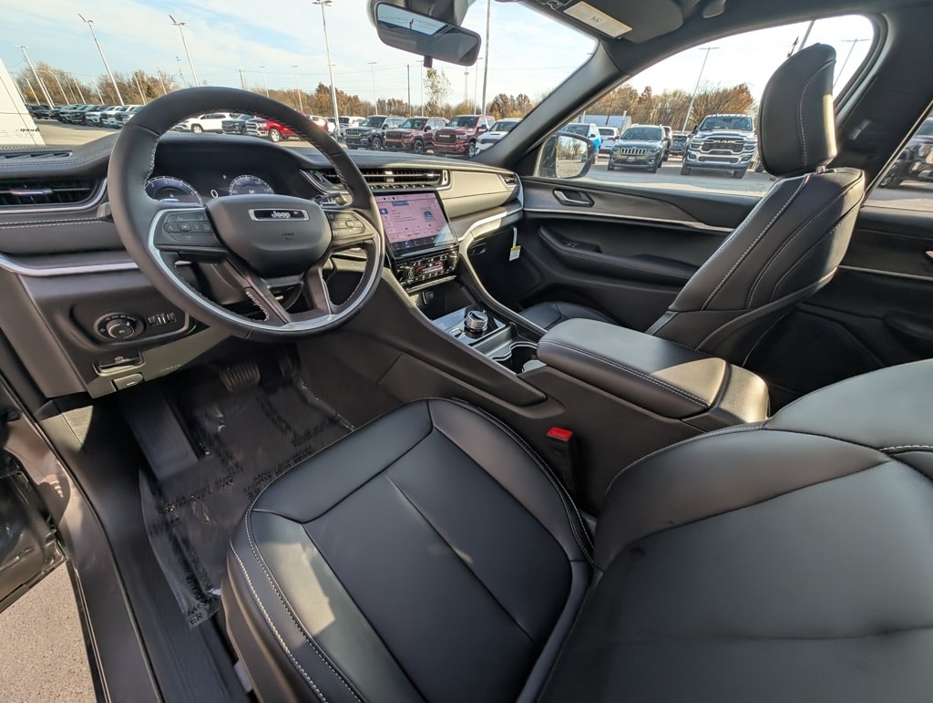 New 2025 Jeep Grand Cherokee LIMITED 4X4 Sport Utility