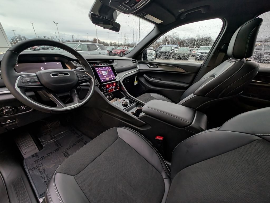 New 2025 Jeep Grand Cherokee L ALTITUDE X 4X4 Sport Utility