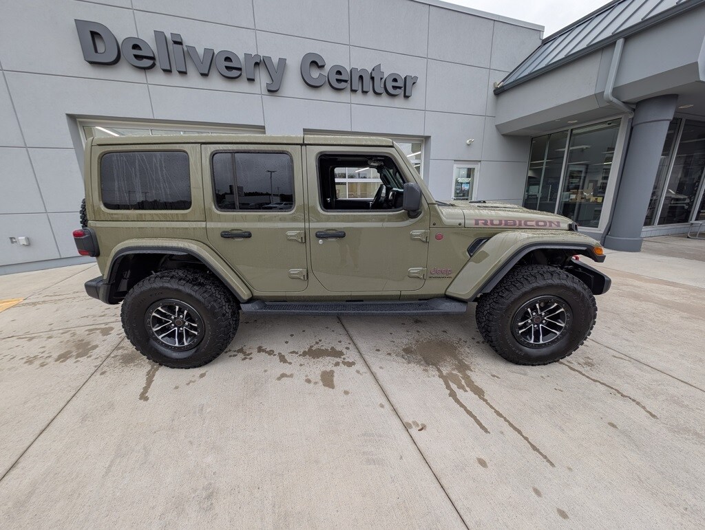 2025 Jeep Wrangler Rubicon photo 3