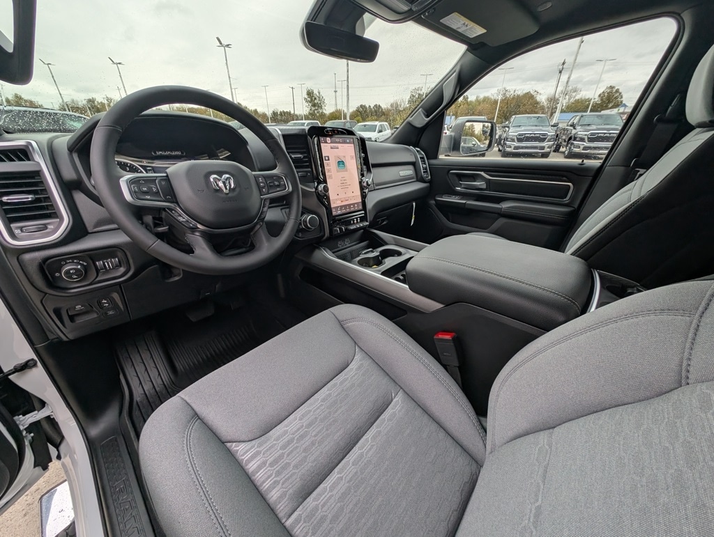 New 2026 Ram 1500 BIG HORN CREW CAB 4X4 5'7 BOX Pickup