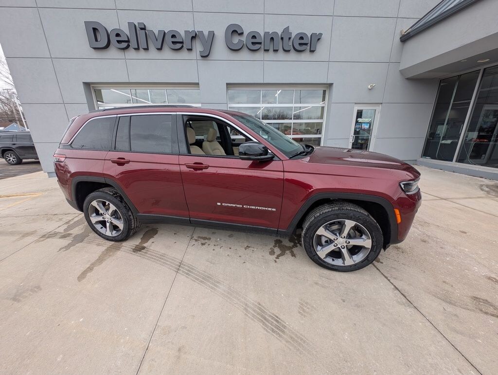 New 2026 Jeep Grand Cherokee LIMITED 4X4 Sport Utility